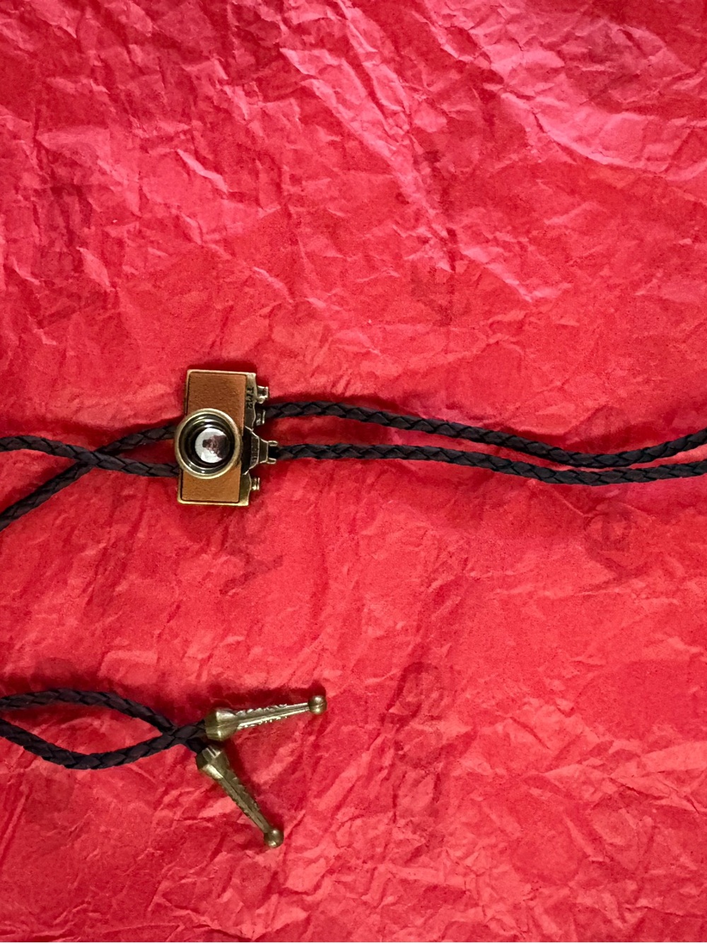 Vintage Style Brown Camera Pendant Bolo Tie - Fashion Accessory - Picture 2 of 2